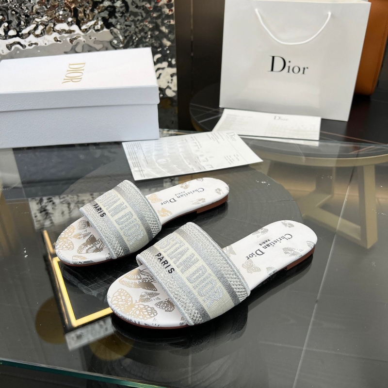 ch**an D*or slippers
